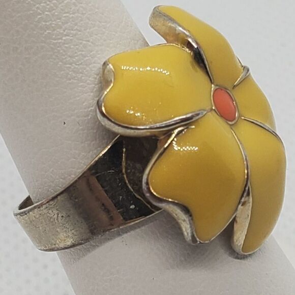 Adjustable Yellow Flower Ring - Picture 2 of 5